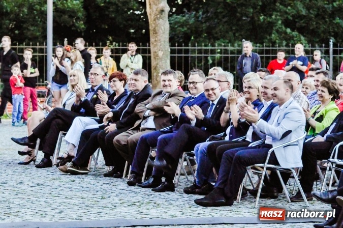 Zdjęcie w galerii na portalu naszraciborz.pl: Elita zajęła najlepsze miejsca a potem wyszła! Gorzkie słowa raciborzanki o naszych włodarzach wiadomości z regionu