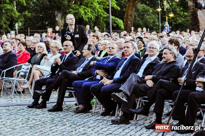 Zdjęcie w galerii na portalu naszraciborz.pl: Elita zajęła najlepsze miejsca a potem wyszła! Gorzkie słowa raciborzanki o naszych włodarzach wiadomości z regionu