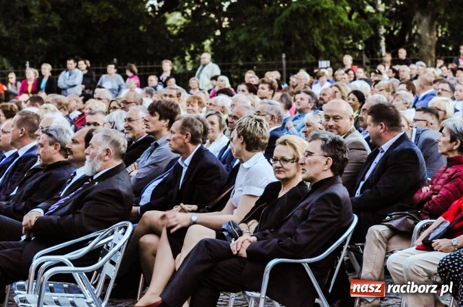 Zdjęcie w galerii na portalu naszraciborz.pl: Elita zajęła najlepsze miejsca a potem wyszła! Gorzkie słowa raciborzanki o naszych włodarzach wiadomości z regionu