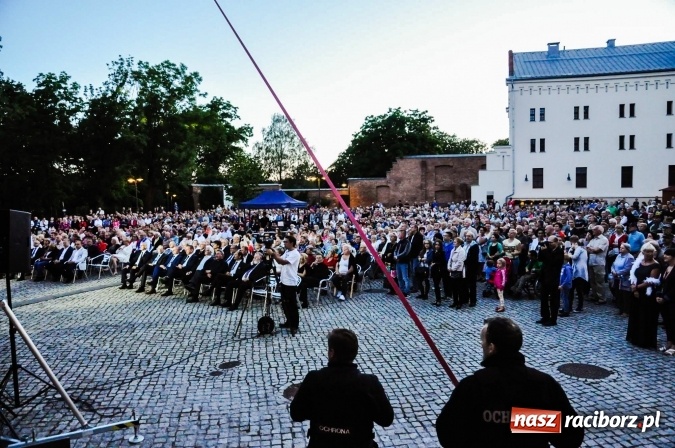Zdjęcie w galerii na portalu naszraciborz.pl: Elita zajęła najlepsze miejsca a potem wyszła! Gorzkie słowa raciborzanki o naszych włodarzach wiadomości z regionu