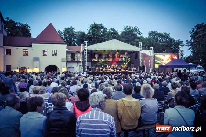 Zdjęcie w galerii na portalu naszraciborz.pl: Elita zajęła najlepsze miejsca a potem wyszła! Gorzkie słowa raciborzanki o naszych włodarzach wiadomości z regionu