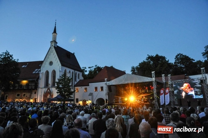 Zdjęcie w galerii na portalu naszraciborz.pl: Elita zajęła najlepsze miejsca a potem wyszła! Gorzkie słowa raciborzanki o naszych włodarzach wiadomości z regionu