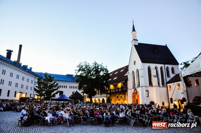 Zdjęcie w galerii na portalu naszraciborz.pl: Elita zajęła najlepsze miejsca a potem wyszła! Gorzkie słowa raciborzanki o naszych włodarzach wiadomości z regionu