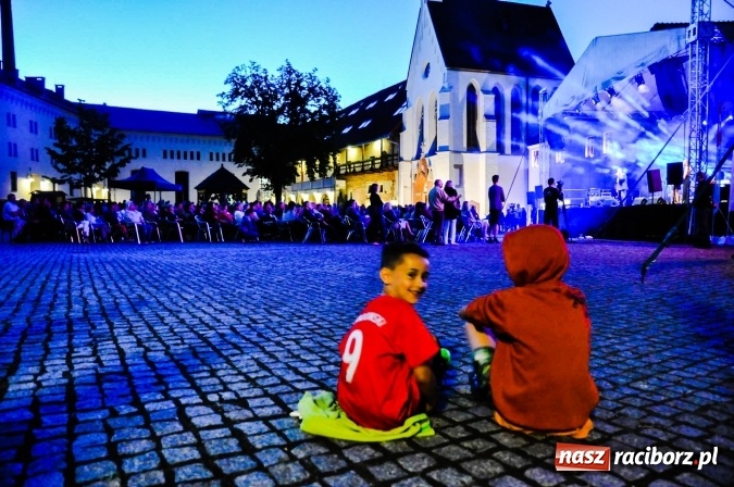 Zdjęcie w galerii na portalu naszraciborz.pl: Elita zajęła najlepsze miejsca a potem wyszła! Gorzkie słowa raciborzanki o naszych włodarzach wiadomości z regionu