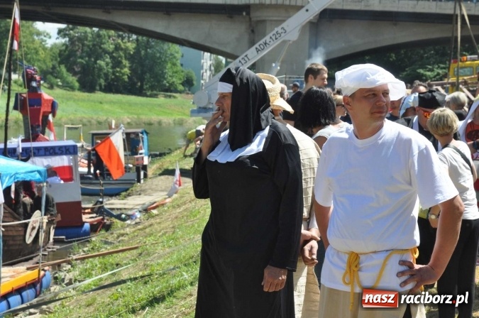 Zdjęcie w galerii na portalu naszraciborz.pl: PŁYWADŁO 2016 - 1050 lat chrztu uczcić chcemy, z weselem Odrą i Rudą płyniemy FOTO I WIDEO wiadomości z regionu