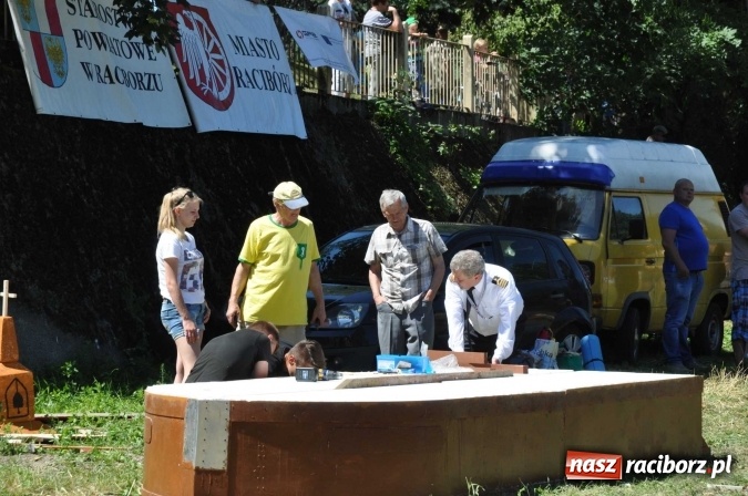 Zdjęcie w galerii na portalu naszraciborz.pl: PŁYWADŁO 2016 - 1050 lat chrztu uczcić chcemy, z weselem Odrą i Rudą płyniemy FOTO I WIDEO wiadomości z regionu