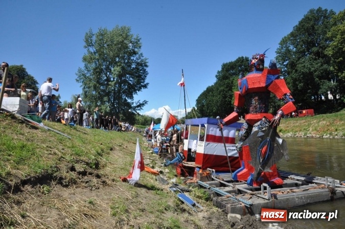 Zdjęcie w galerii na portalu naszraciborz.pl: PŁYWADŁO 2016 - 1050 lat chrztu uczcić chcemy, z weselem Odrą i Rudą płyniemy FOTO I WIDEO wiadomości z regionu