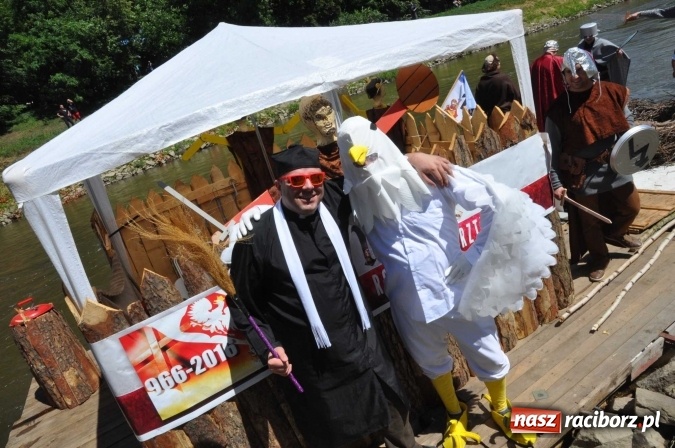 Zdjęcie w galerii na portalu naszraciborz.pl: PŁYWADŁO 2016 - 1050 lat chrztu uczcić chcemy, z weselem Odrą i Rudą płyniemy FOTO I WIDEO wiadomości z regionu