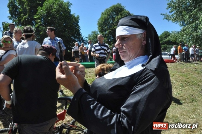Zdjęcie w galerii na portalu naszraciborz.pl: PŁYWADŁO 2016 - 1050 lat chrztu uczcić chcemy, z weselem Odrą i Rudą płyniemy FOTO I WIDEO wiadomości z regionu
