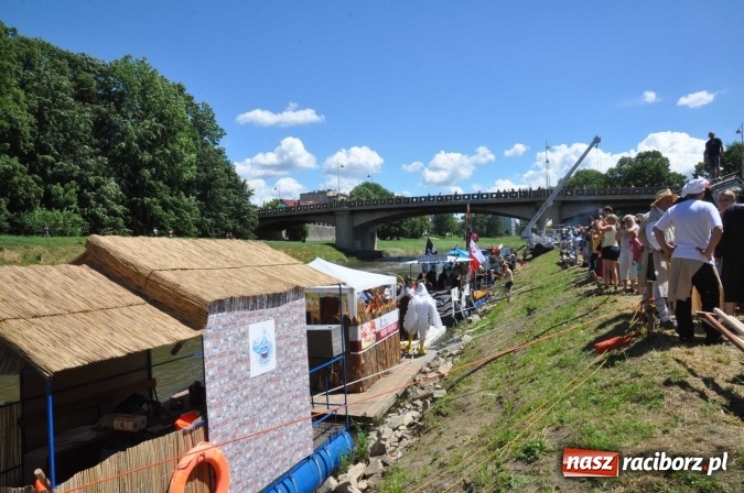 Zdjęcie w galerii na portalu naszraciborz.pl: PŁYWADŁO 2016 - 1050 lat chrztu uczcić chcemy, z weselem Odrą i Rudą płyniemy FOTO I WIDEO wiadomości z regionu