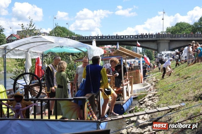 Zdjęcie w galerii na portalu naszraciborz.pl: PŁYWADŁO 2016 - 1050 lat chrztu uczcić chcemy, z weselem Odrą i Rudą płyniemy FOTO I WIDEO wiadomości z regionu
