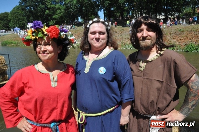 Zdjęcie w galerii na portalu naszraciborz.pl: PŁYWADŁO 2016 - 1050 lat chrztu uczcić chcemy, z weselem Odrą i Rudą płyniemy FOTO I WIDEO wiadomości z regionu