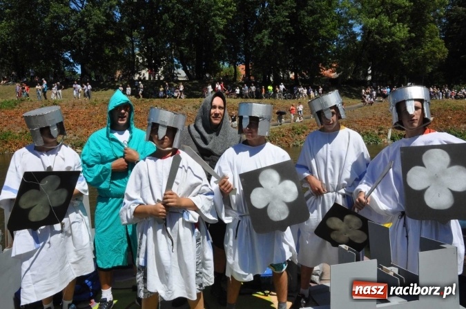 Zdjęcie w galerii na portalu naszraciborz.pl: PŁYWADŁO 2016 - 1050 lat chrztu uczcić chcemy, z weselem Odrą i Rudą płyniemy FOTO I WIDEO wiadomości z regionu