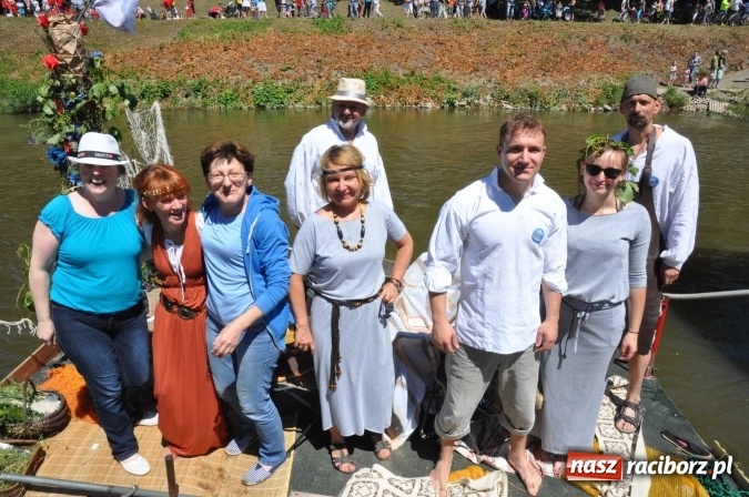 Zdjęcie w galerii na portalu naszraciborz.pl: PŁYWADŁO 2016 - 1050 lat chrztu uczcić chcemy, z weselem Odrą i Rudą płyniemy FOTO I WIDEO wiadomości z regionu