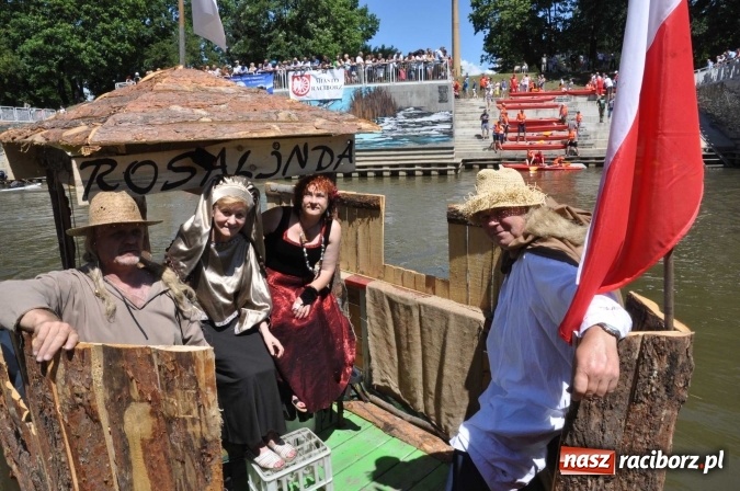 Zdjęcie w galerii na portalu naszraciborz.pl: PŁYWADŁO 2016 - 1050 lat chrztu uczcić chcemy, z weselem Odrą i Rudą płyniemy FOTO I WIDEO wiadomości z regionu