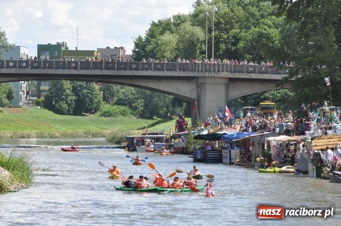 Zdjęcie w galerii na portalu naszraciborz.pl: PŁYWADŁO 2016 - 1050 lat chrztu uczcić chcemy, z weselem Odrą i Rudą płyniemy FOTO I WIDEO wiadomości z regionu