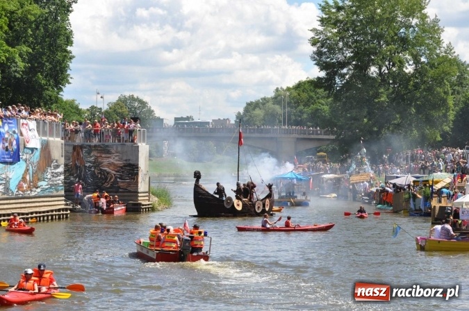 Zdjęcie w galerii na portalu naszraciborz.pl: PŁYWADŁO 2016 - 1050 lat chrztu uczcić chcemy, z weselem Odrą i Rudą płyniemy FOTO I WIDEO wiadomości z regionu