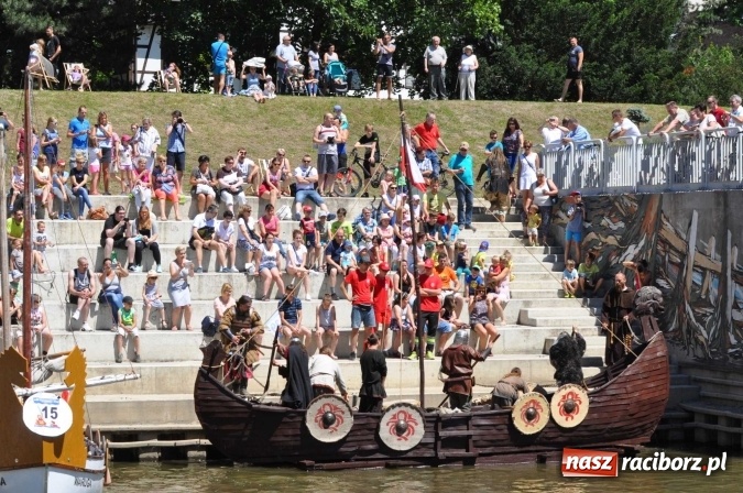 Zdjęcie w galerii na portalu naszraciborz.pl: PŁYWADŁO 2016 - 1050 lat chrztu uczcić chcemy, z weselem Odrą i Rudą płyniemy FOTO I WIDEO wiadomości z regionu