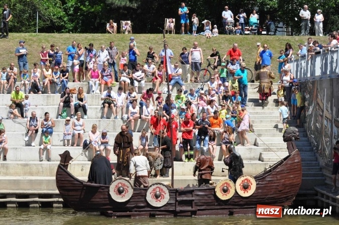 Zdjęcie w galerii na portalu naszraciborz.pl: PŁYWADŁO 2016 - 1050 lat chrztu uczcić chcemy, z weselem Odrą i Rudą płyniemy FOTO I WIDEO wiadomości z regionu