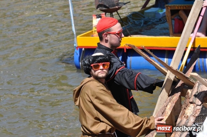 Zdjęcie w galerii na portalu naszraciborz.pl: PŁYWADŁO 2016 - 1050 lat chrztu uczcić chcemy, z weselem Odrą i Rudą płyniemy FOTO I WIDEO wiadomości z regionu