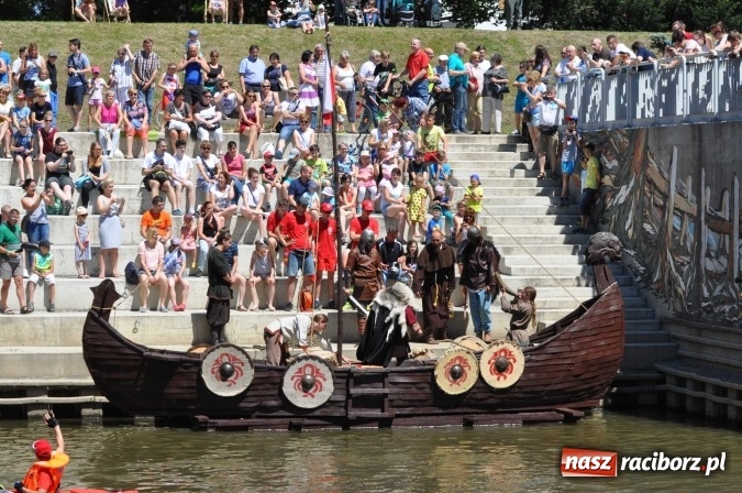 Zdjęcie w galerii na portalu naszraciborz.pl: PŁYWADŁO 2016 - 1050 lat chrztu uczcić chcemy, z weselem Odrą i Rudą płyniemy FOTO I WIDEO wiadomości z regionu