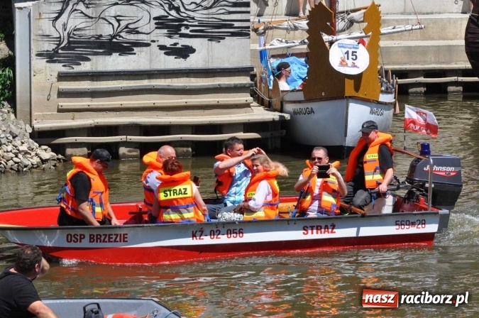Zdjęcie w galerii na portalu naszraciborz.pl: PŁYWADŁO 2016 - 1050 lat chrztu uczcić chcemy, z weselem Odrą i Rudą płyniemy FOTO I WIDEO wiadomości z regionu