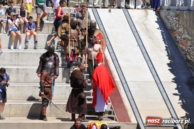 Zdjęcie w galerii na portalu naszraciborz.pl: PŁYWADŁO 2016 - 1050 lat chrztu uczcić chcemy, z weselem Odrą i Rudą płyniemy FOTO I WIDEO wiadomości z regionu