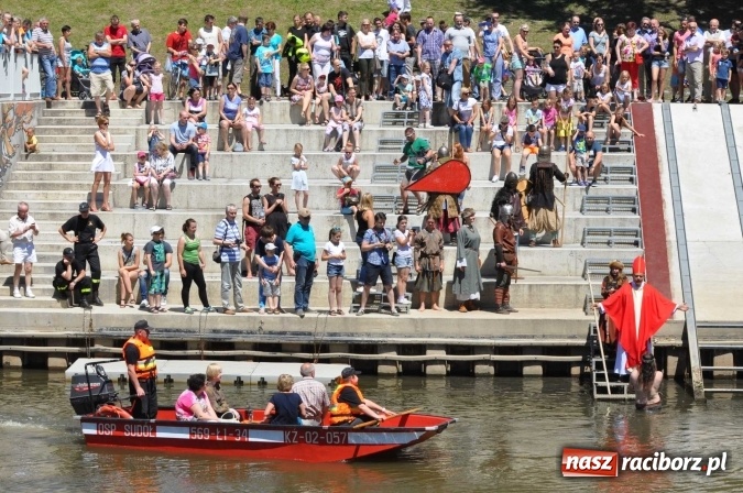 Zdjęcie w galerii na portalu naszraciborz.pl: PŁYWADŁO 2016 - 1050 lat chrztu uczcić chcemy, z weselem Odrą i Rudą płyniemy FOTO I WIDEO wiadomości z regionu