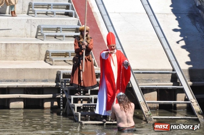Zdjęcie w galerii na portalu naszraciborz.pl: PŁYWADŁO 2016 - 1050 lat chrztu uczcić chcemy, z weselem Odrą i Rudą płyniemy FOTO I WIDEO wiadomości z regionu