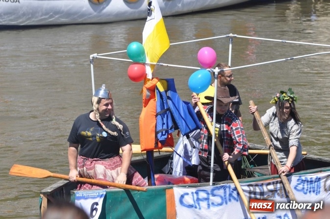 Zdjęcie w galerii na portalu naszraciborz.pl: PŁYWADŁO 2016 - 1050 lat chrztu uczcić chcemy, z weselem Odrą i Rudą płyniemy FOTO I WIDEO wiadomości z regionu