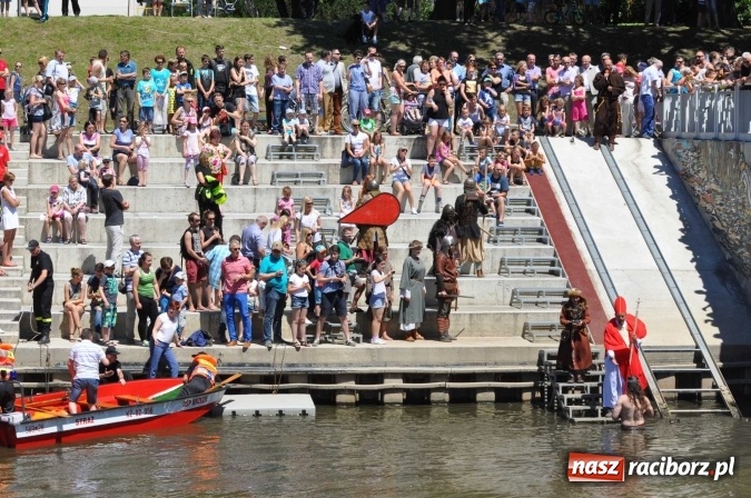 Zdjęcie w galerii na portalu naszraciborz.pl: PŁYWADŁO 2016 - 1050 lat chrztu uczcić chcemy, z weselem Odrą i Rudą płyniemy FOTO I WIDEO wiadomości z regionu