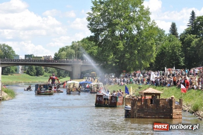 Zdjęcie w galerii na portalu naszraciborz.pl: PŁYWADŁO 2016 - 1050 lat chrztu uczcić chcemy, z weselem Odrą i Rudą płyniemy FOTO I WIDEO wiadomości z regionu