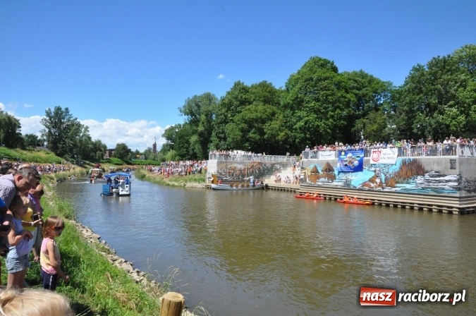 Zdjęcie w galerii na portalu naszraciborz.pl: PŁYWADŁO 2016 - 1050 lat chrztu uczcić chcemy, z weselem Odrą i Rudą płyniemy FOTO I WIDEO wiadomości z regionu