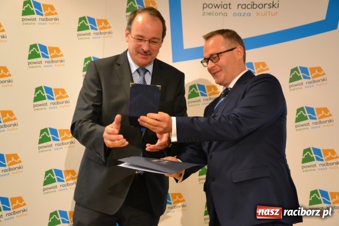Zdjęcie w galerii na portalu naszraciborz.pl: 15 lat minęło - jubileusz partnerstwa z Märkischer Kreis  wiadomości z regionu