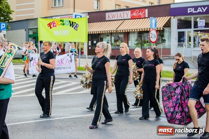 Zdjęcie w galerii na portalu naszraciborz.pl: Śląsk Kraina Wielu Kultur - barwny korowód przeszedł z Rynku na raciborski zamek wiadomości z regionu