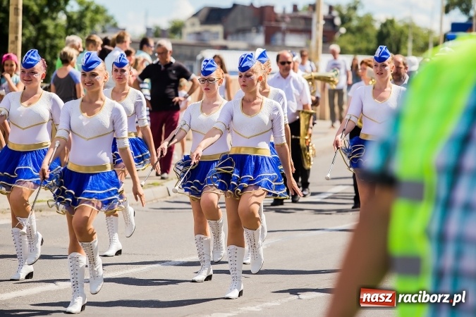 Zdjęcie w galerii na portalu naszraciborz.pl: Śląsk Kraina Wielu Kultur - barwny korowód przeszedł z Rynku na raciborski zamek wiadomości z regionu