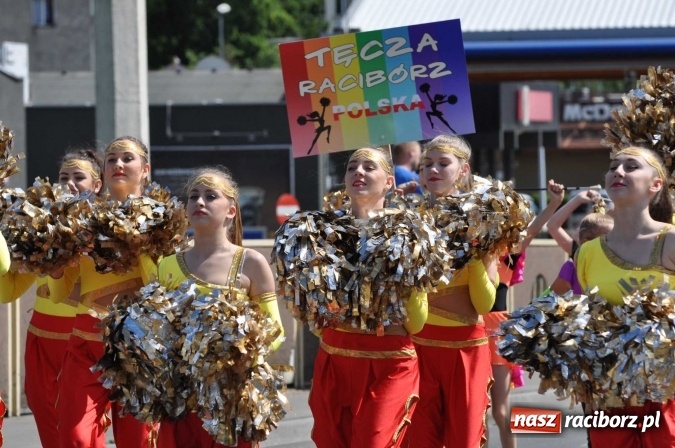 Zdjęcie w galerii na portalu naszraciborz.pl: Śląsk Kraina Wielu Kultur - barwny korowód przeszedł z Rynku na raciborski zamek wiadomości z regionu