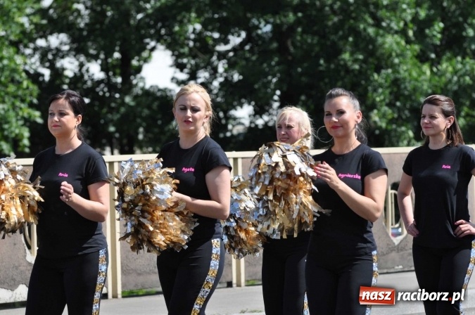 Zdjęcie w galerii na portalu naszraciborz.pl: Śląsk Kraina Wielu Kultur - barwny korowód przeszedł z Rynku na raciborski zamek wiadomości z regionu