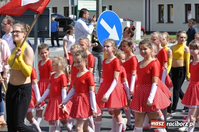 Zdjęcie w galerii na portalu naszraciborz.pl: Śląsk Kraina Wielu Kultur - barwny korowód przeszedł z Rynku na raciborski zamek wiadomości z regionu
