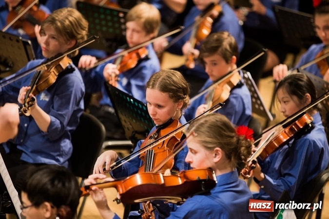 Zdjęcie w galerii na portalu naszraciborz.pl: Koncert zespołu Dalaviolinister oraz Młodzieżowej Orkiestry ze Szwecji wiadomości z regionu