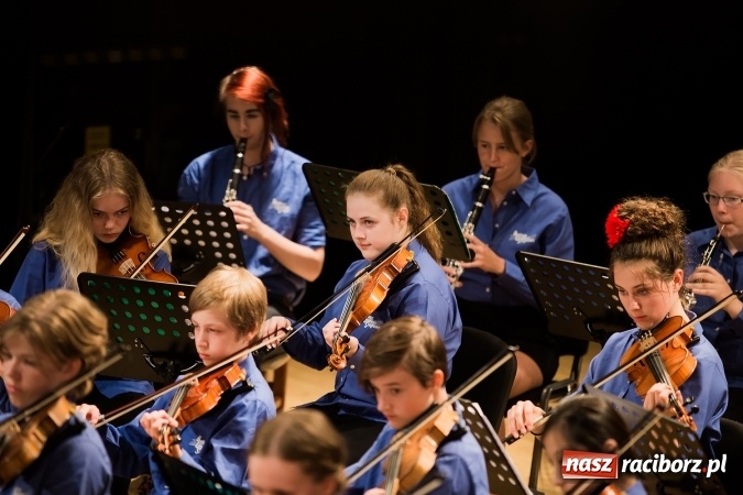 Zdjęcie w galerii na portalu naszraciborz.pl: Koncert zespołu Dalaviolinister oraz Młodzieżowej Orkiestry ze Szwecji wiadomości z regionu