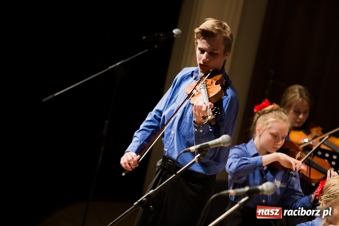 Zdjęcie w galerii na portalu naszraciborz.pl: Koncert zespołu Dalaviolinister oraz Młodzieżowej Orkiestry ze Szwecji wiadomości z regionu