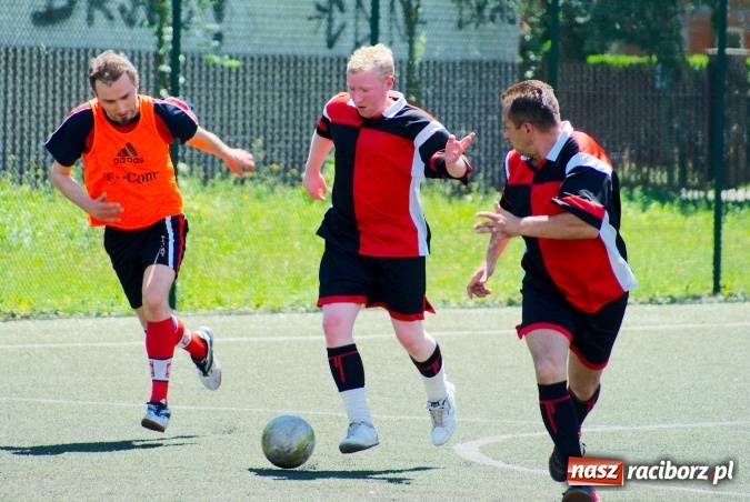 Zdjęcie w galerii na portalu naszraciborz.pl: Hurtownia zdetronizowana. Puchar prezesa trafił do Ensolu wiadomości z regionu