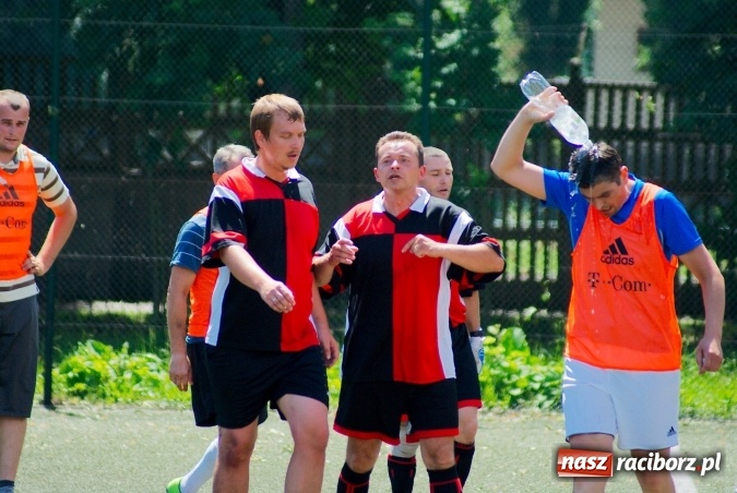 Zdjęcie w galerii na portalu naszraciborz.pl: Hurtownia zdetronizowana. Puchar prezesa trafił do Ensolu wiadomości z regionu