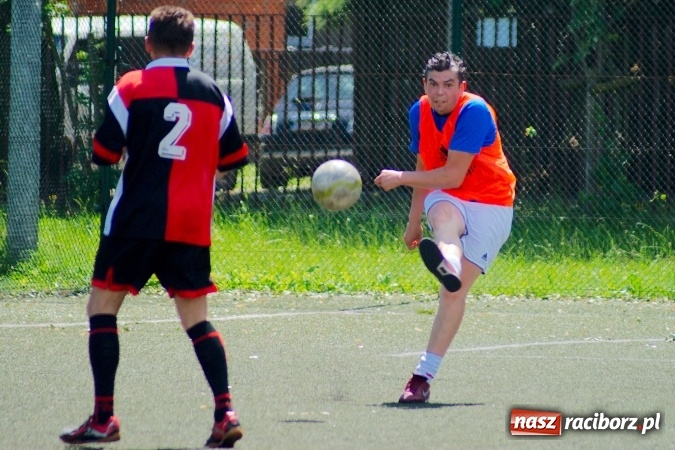 Zdjęcie w galerii na portalu naszraciborz.pl: Hurtownia zdetronizowana. Puchar prezesa trafił do Ensolu wiadomości z regionu