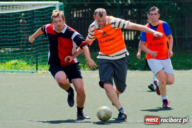 Zdjęcie w galerii na portalu naszraciborz.pl: Hurtownia zdetronizowana. Puchar prezesa trafił do Ensolu wiadomości z regionu