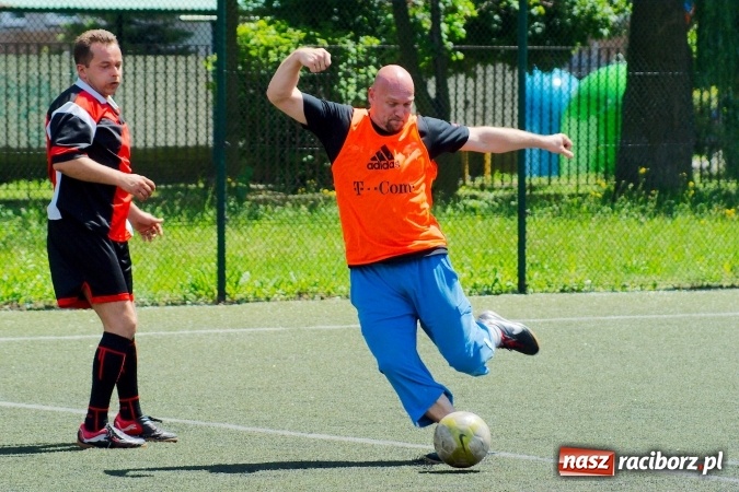 Zdjęcie w galerii na portalu naszraciborz.pl: Hurtownia zdetronizowana. Puchar prezesa trafił do Ensolu wiadomości z regionu