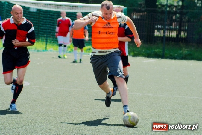 Zdjęcie w galerii na portalu naszraciborz.pl: Hurtownia zdetronizowana. Puchar prezesa trafił do Ensolu wiadomości z regionu