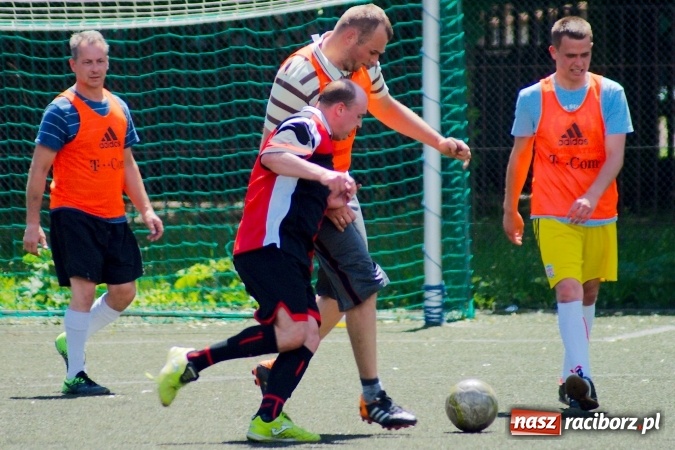 Zdjęcie w galerii na portalu naszraciborz.pl: Hurtownia zdetronizowana. Puchar prezesa trafił do Ensolu wiadomości z regionu