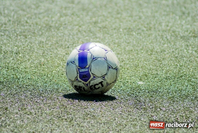 Zdjęcie w galerii na portalu naszraciborz.pl: Hurtownia zdetronizowana. Puchar prezesa trafił do Ensolu wiadomości z regionu